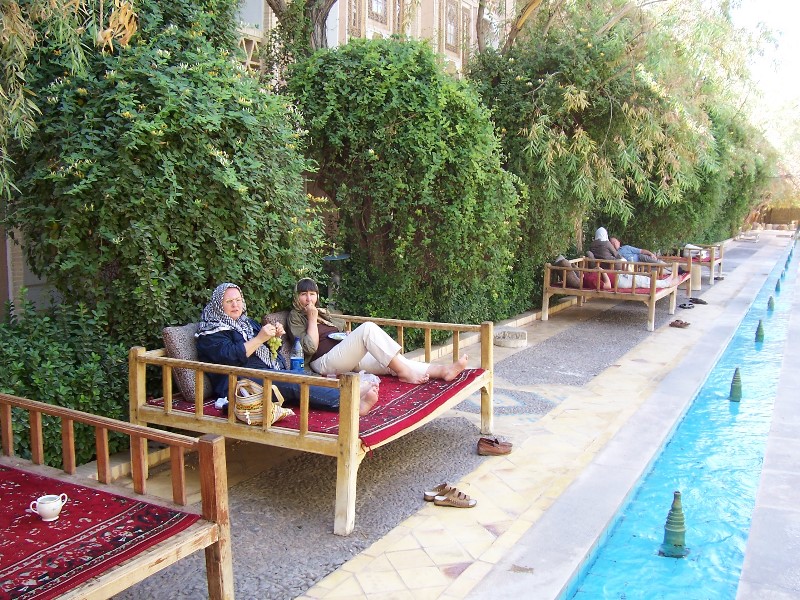 ../Images/100_1586 Yazd - Im Hotelgarten.jpg