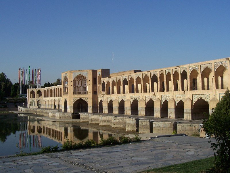 ../Images/100_1716 Isfahan - Khadju-Brcke.jpg