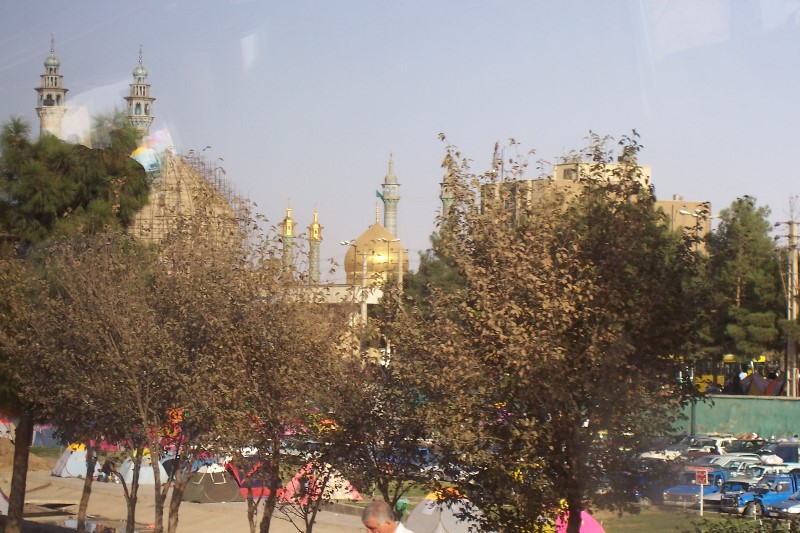 ../Images/100_2104 Qom - Mausoleum der Fatima.jpg